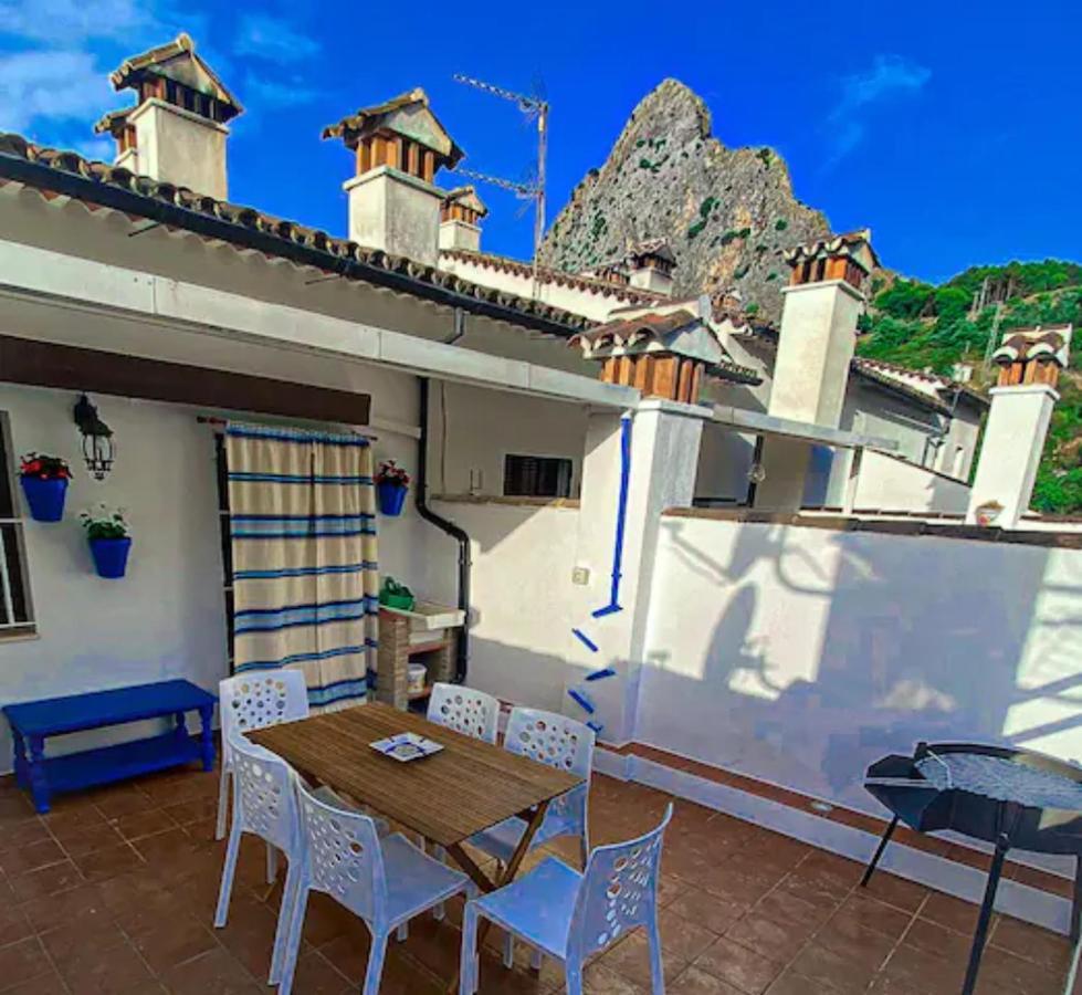 Grazalema - Casita La Calma - Incredible Views, Clima Frio-Calor, Wifi & Private Parking Optional Villa Kültér fotó
